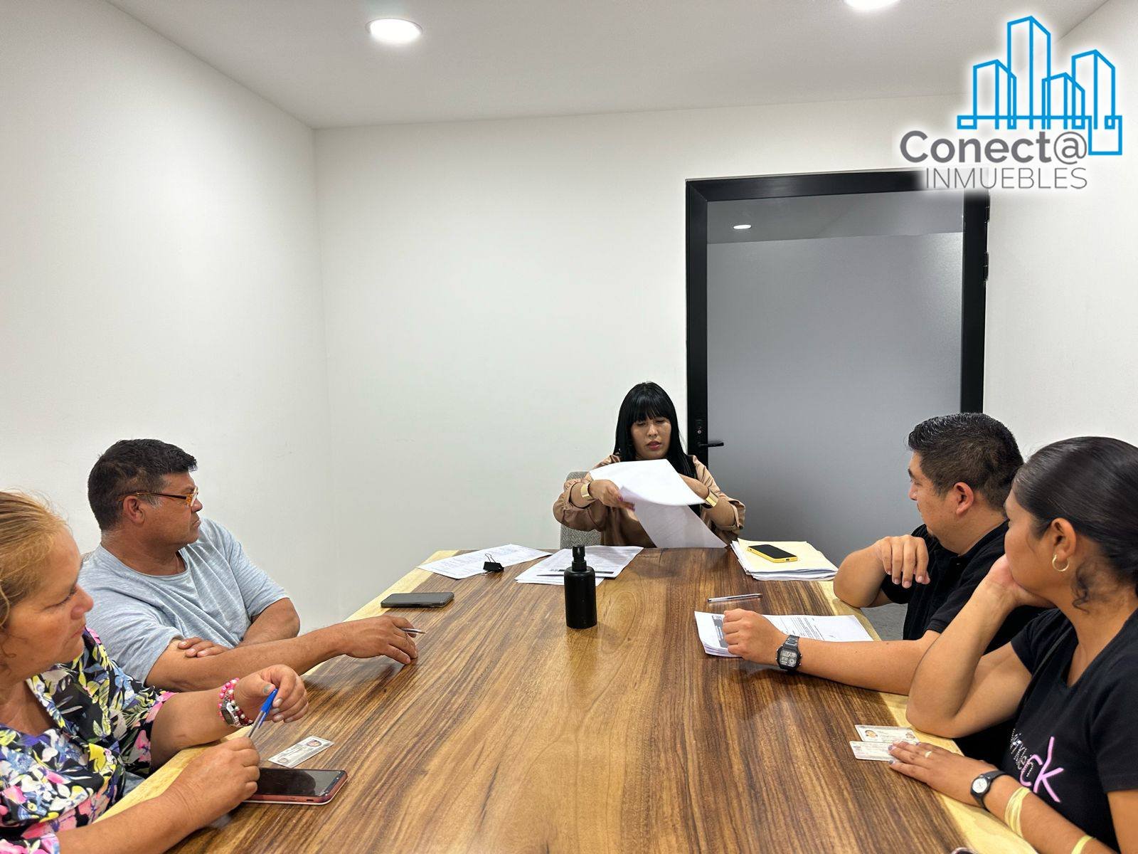 Pastel de con cerdos en el lodo